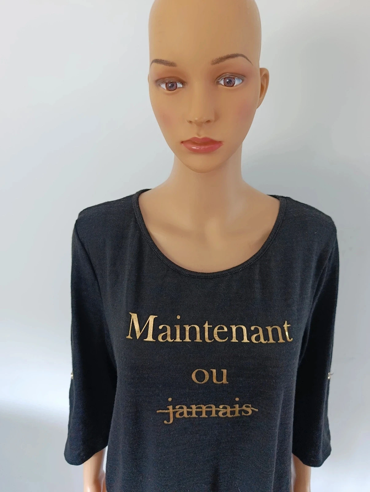 Camiseta feminina preta com estampa 'Maintenant ou jamais' mangas 3/4 – Tamanho L – photo 4
